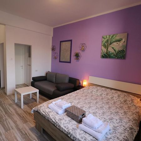 Appartamento Charming Cozy Studio - Old Town - Free Minibar Bucarest Esterno foto