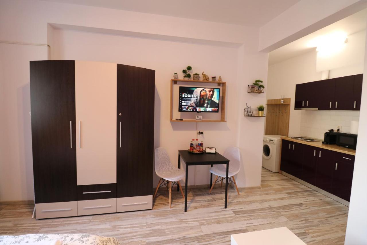 Appartamento Charming Cozy Studio - Old Town - Free Minibar Bucarest Esterno foto